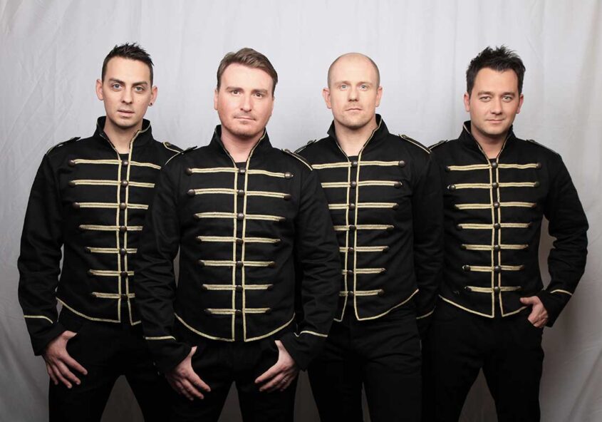 Tunnisteiden vertailu muovikortista mobiilikorttiin