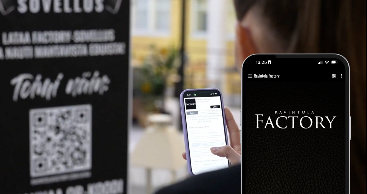 Asiakas skannaa Ravintola Factoryn QR-koodin ja avaa digitaalisen kanta-asiakassovelluksen puhelimessaan.
